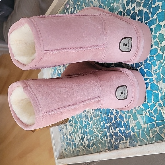 Bearpaw Ellie Boot - Picture 3 of 10